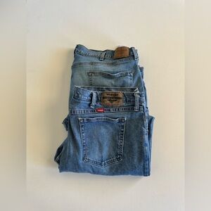 Levi’s/ Wrangler Men's Classic Blue Jeans - Mid Wash 2 pairs 42X30